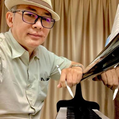 Toccata in D minor (Parody with 007 theme) with bonus (arr. Thomas Ling Swee Chin)